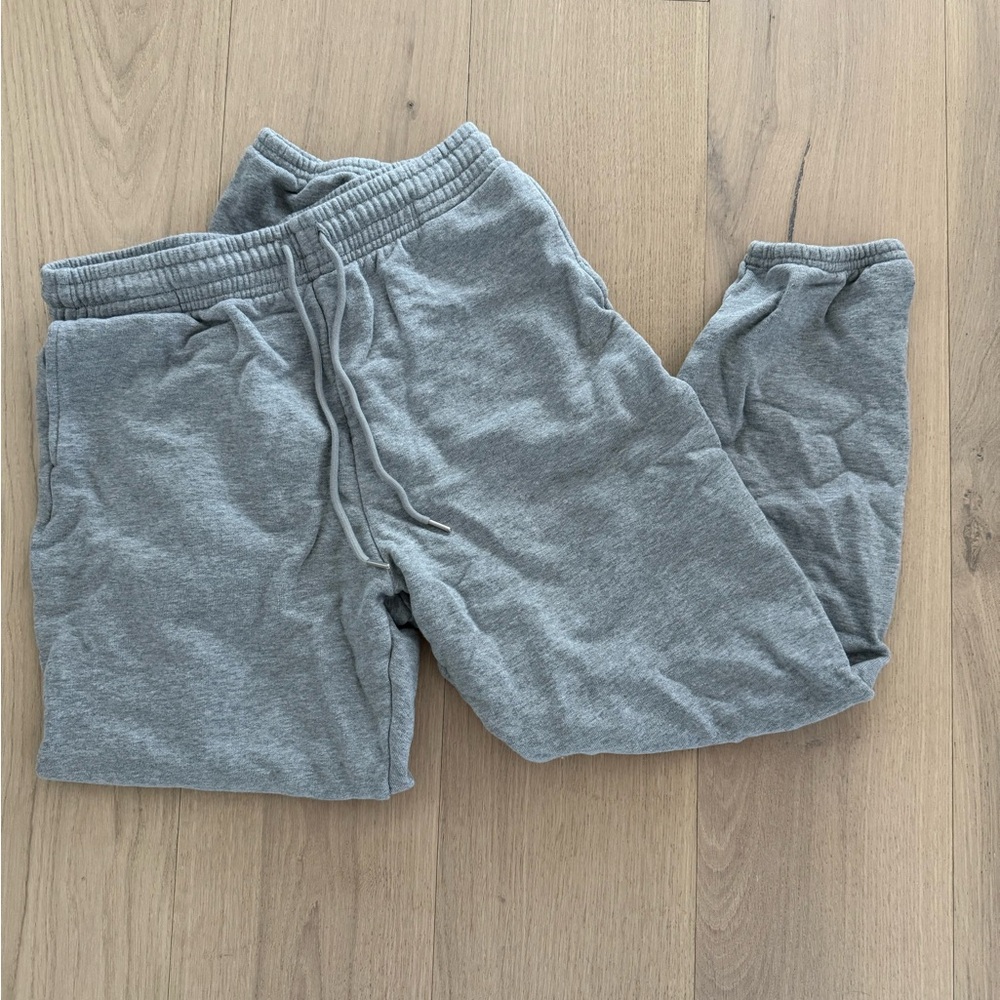 Uniqlo gray sweatpants size medium
